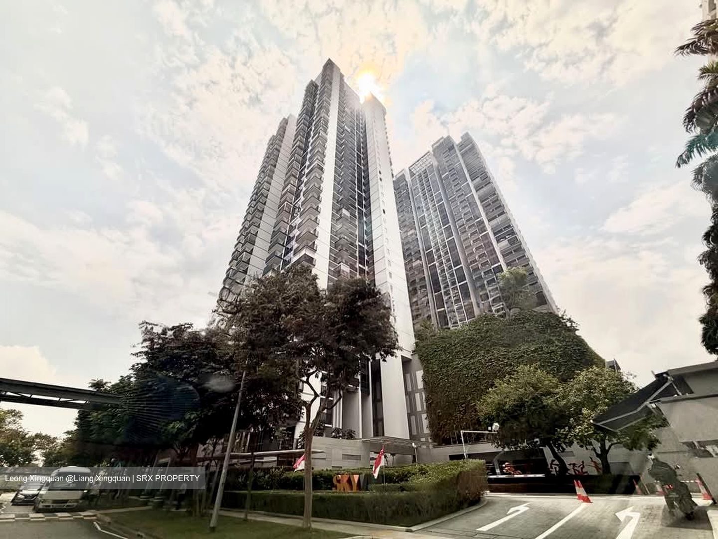 Sky Vue (D20), Condominium #588228581